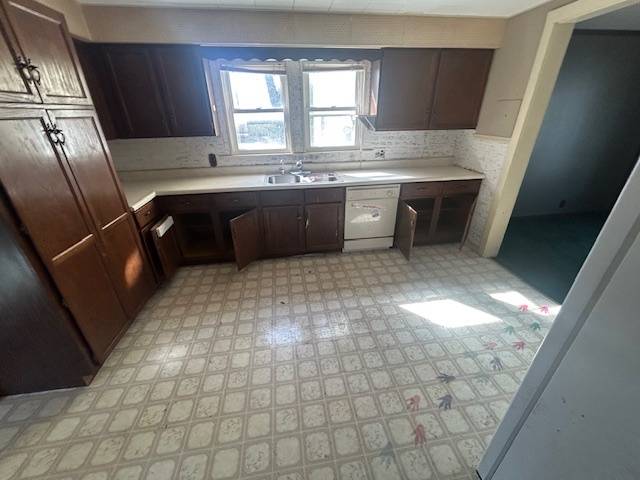 Watseka, IL 60970,529 N 2nd ST