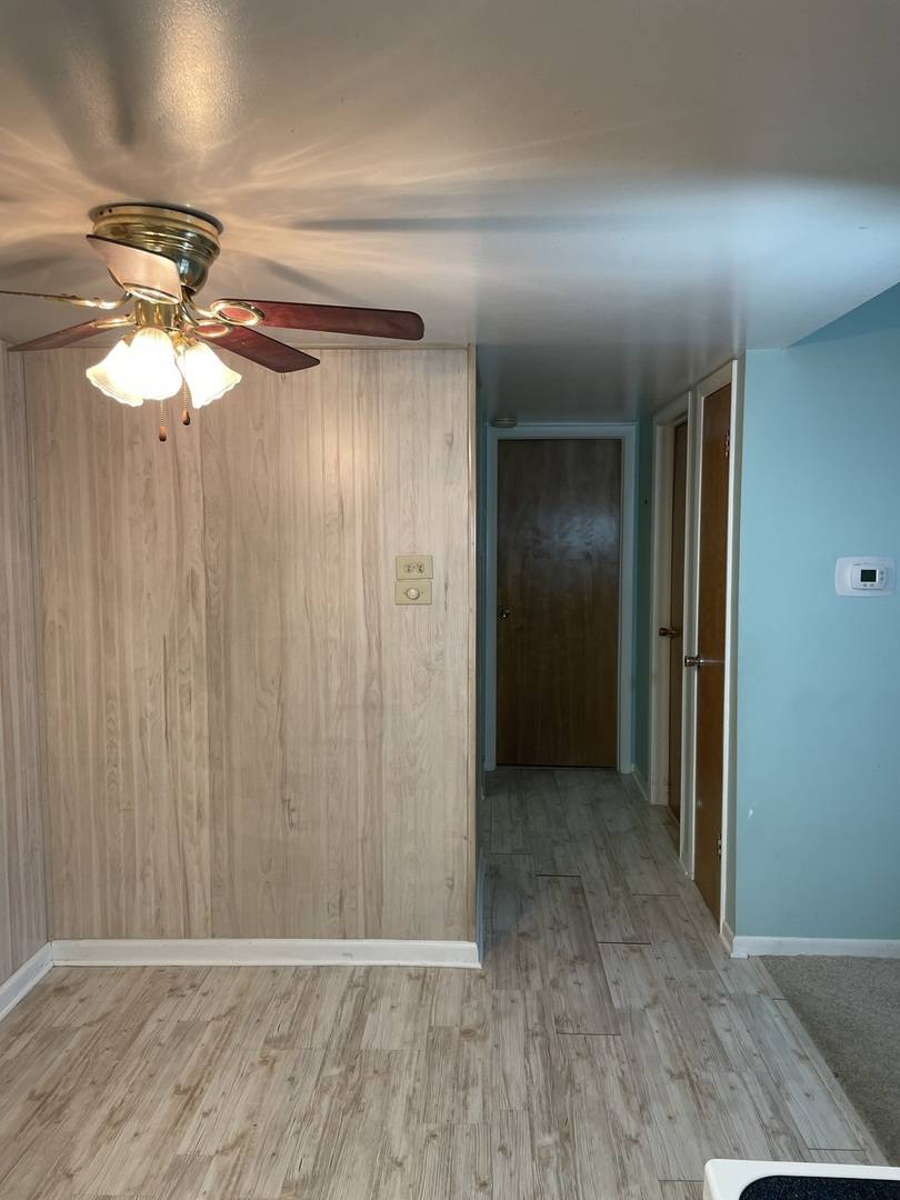 Homewood, IL 60430,940 Holbrook RD #18B
