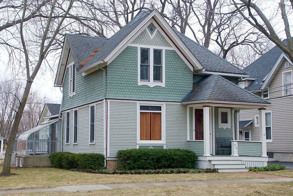 West Dundee, IL 60118,214 S 7th ST