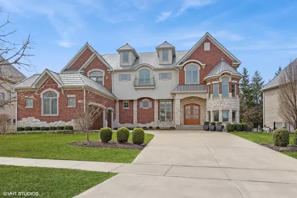 251 Claremont DR, Naperville, IL 60540