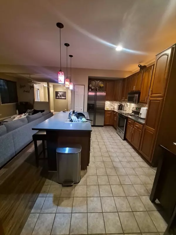Round Lake, IL 60073,2280 W Bentley LN