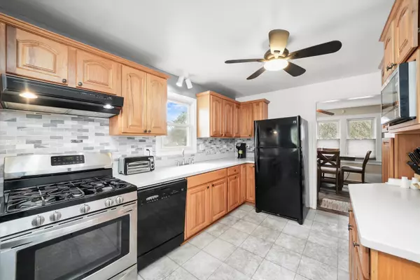 Waukegan, IL 60085,2410 W Ridgeland AVE