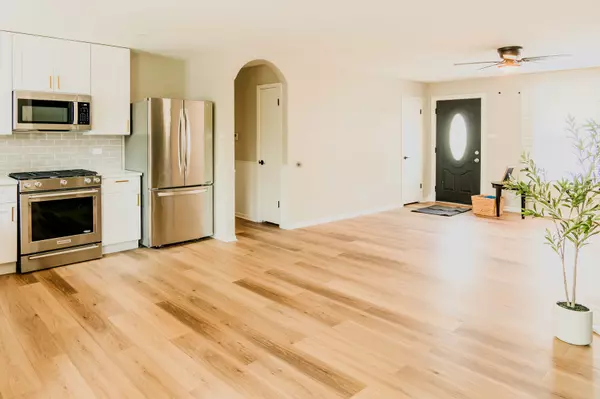 Crestwood, IL 60418,13110 W Playfield DR