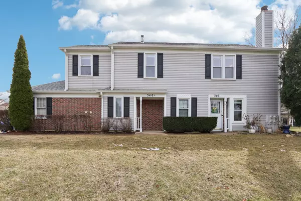 340 University LN #A,  Elk Grove Village,  IL 60007