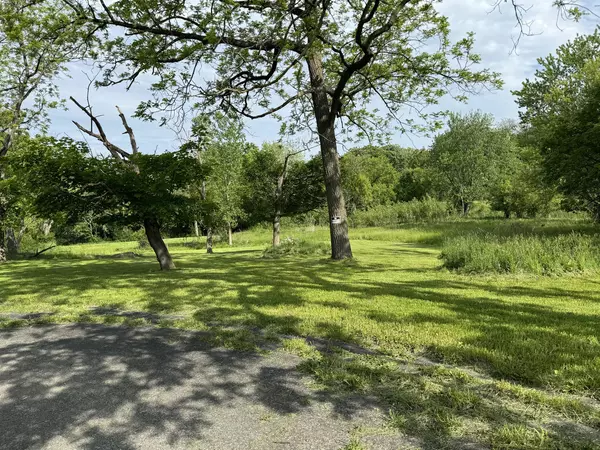 Lake Forest, IL 60045,480 Saunders RD