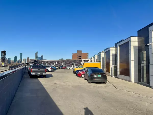 Chicago, IL 60616,2252 S Archer AVE #203