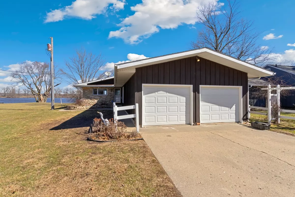 Rock Falls, IL 61071,3101 Island View DR