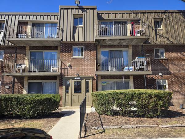 571 Fairway View DR #2J, Wheeling, IL 60090
