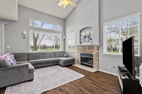 Schaumburg, IL 60194,220 Sierra Pass DR #3