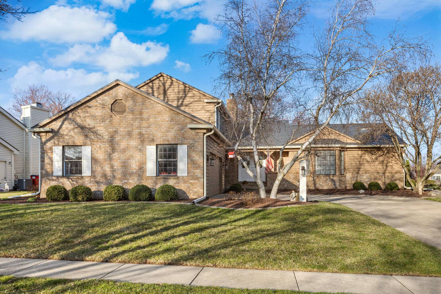 Champaign, IL 61822,2407 Cherry Hills DR