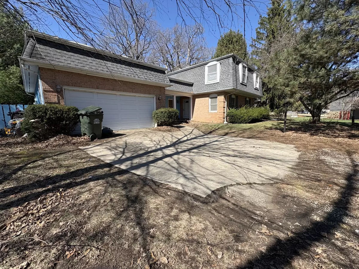 Mahomet, IL 61853,608 W Dunbar ST