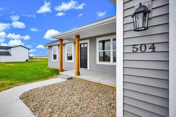 Carlock, IL 61725,504 Travis DR