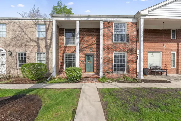 5731 Sutton PL, Hinsdale, IL 60521