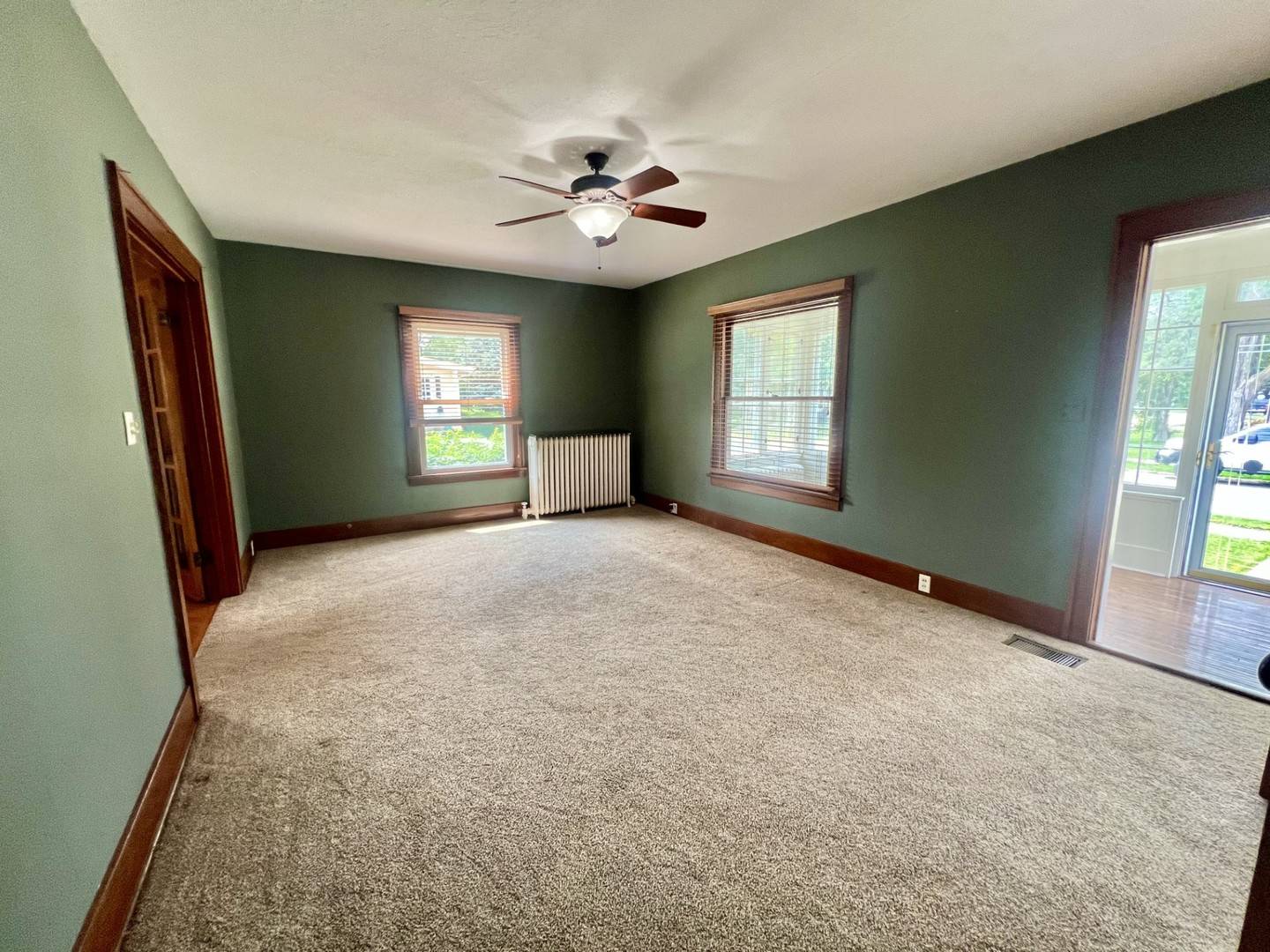 Sterling, IL 61081,211 W 13th ST
