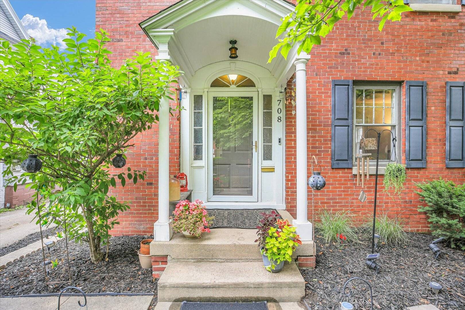 Champaign, IL 61820,708 W Church ST
