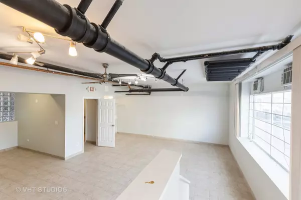 Chicago, IL 60645,2415 W Pratt BLVD #C1