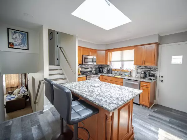 Worth, IL 60482,6543 W 108th ST