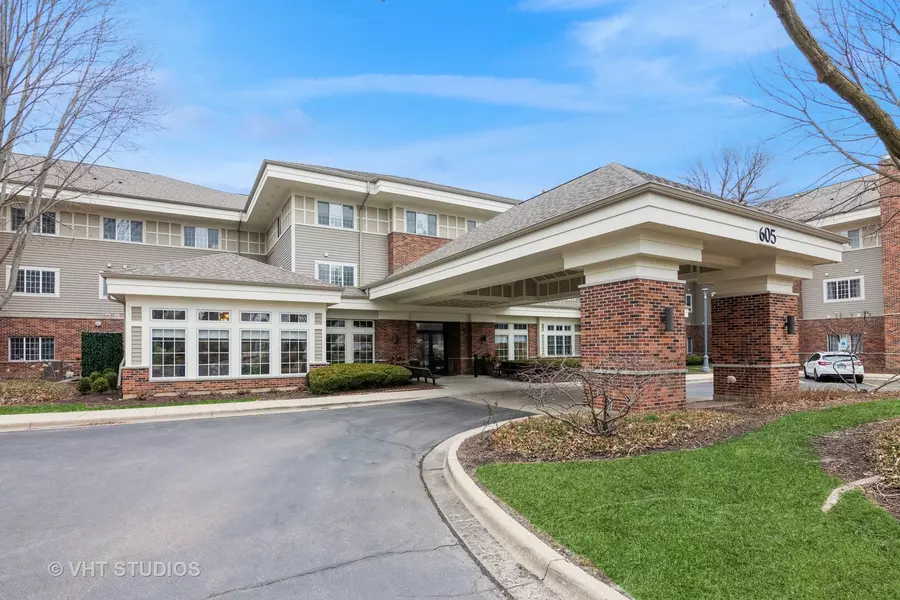 605 Barrington AVE #228, East Dundee, IL 60118