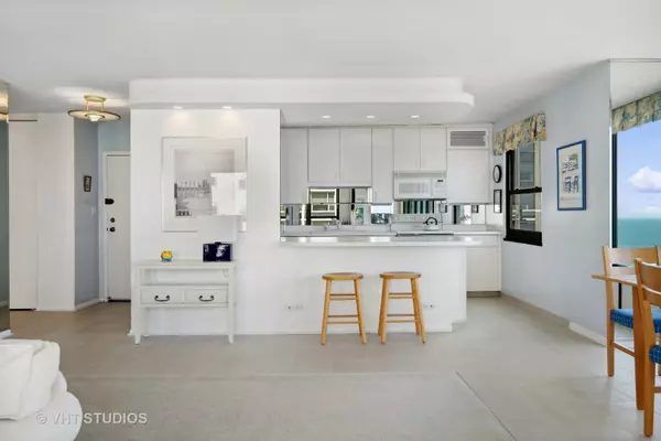 Chicago, IL 60610,1313 N Ritchie CT #1905