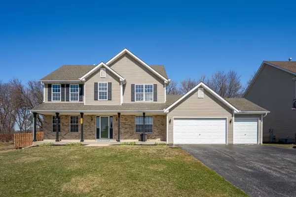 326 W MAIN ST, Poplar Grove, IL 61065