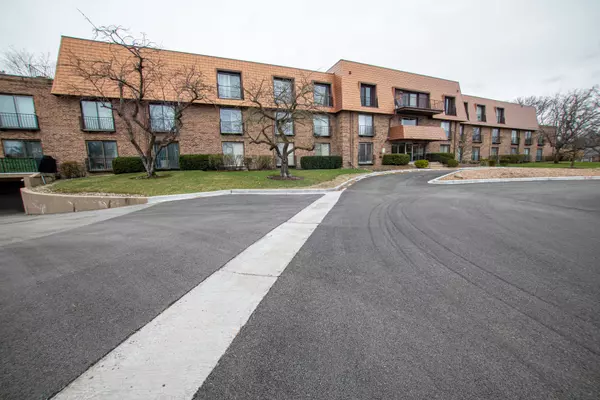 Northbrook, IL 60062,4050 Dundee RD #203
