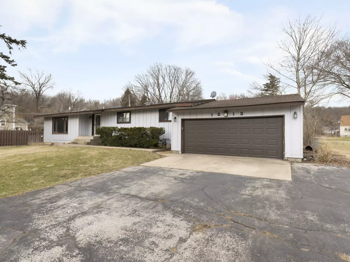 Algonquin, IL 60102,1212 Merrill AVE W