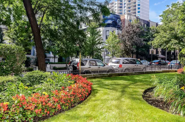 Chicago, IL 60614,2700 N Hampden CT #16B