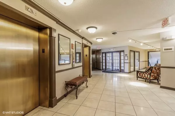 Naperville, IL 60540,509 AURORA AVE #117