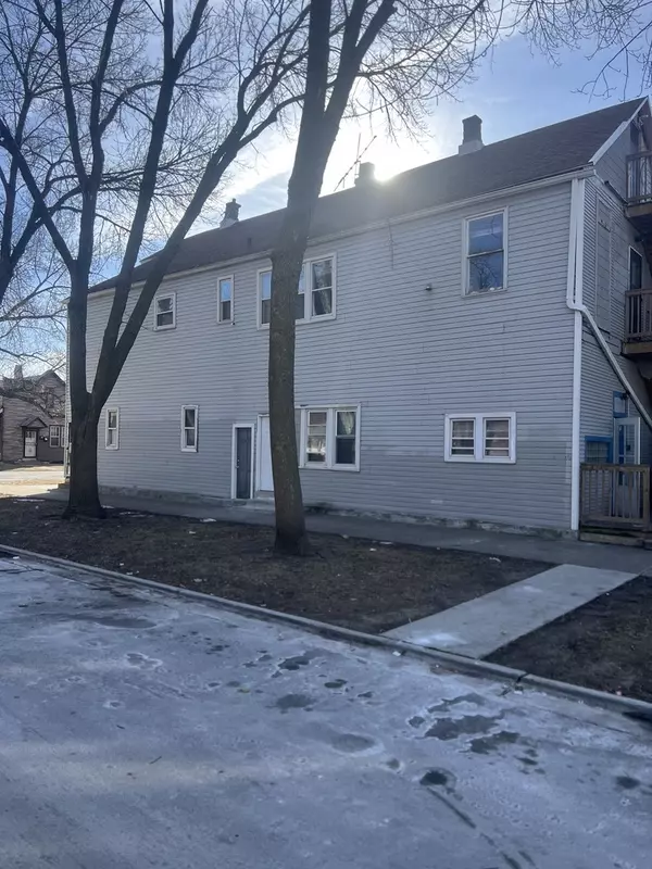 Chicago, IL 60617,8900 S Escanaba AVE