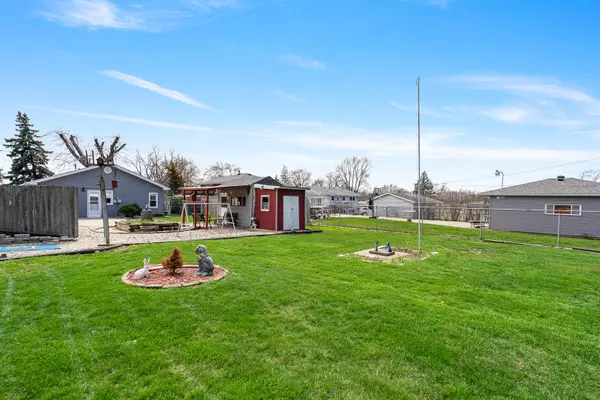 Oak Forest, IL 60452,4102 Barry LN