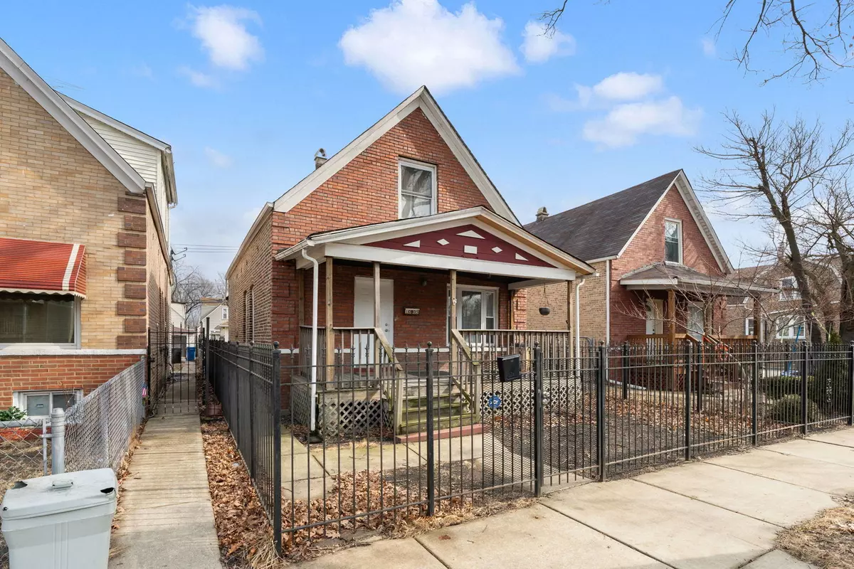 Chicago, IL 60651,1005 N Kedvale AVE