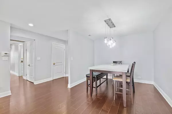 Lincolnwood, IL 60712,4601 W TOUHY AVE #210