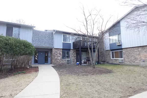 918 E Old Willow RD #102,  Prospect Heights,  IL 60070