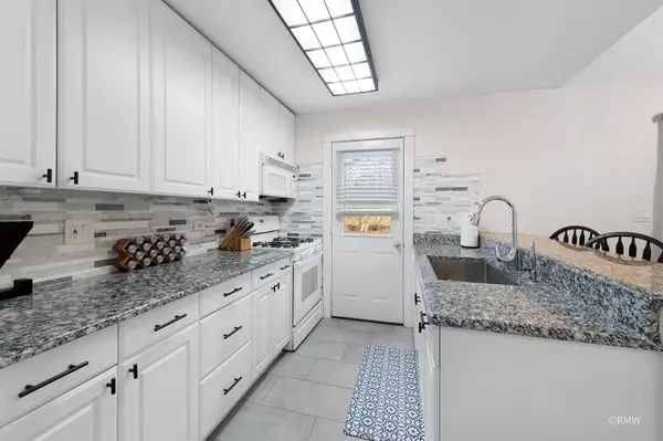 Palatine, IL 60067,1438 N Driftwood AVE