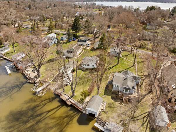 Antioch, IL 60002,38490 N Lakeside PL