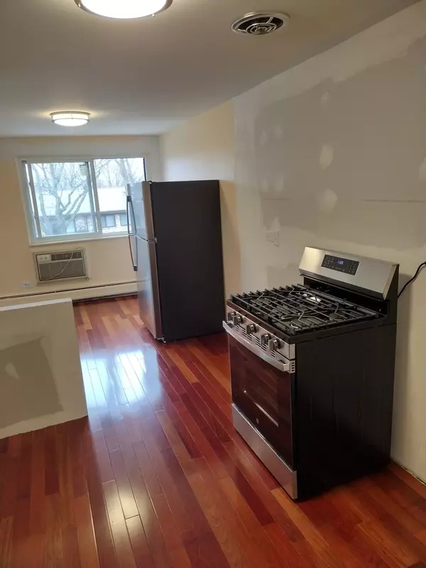 Arlington Heights, IL 60004,2604 N Windsor DR #301