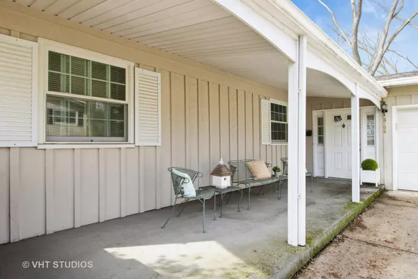 Lisle, IL 60532,5708 Westview LN