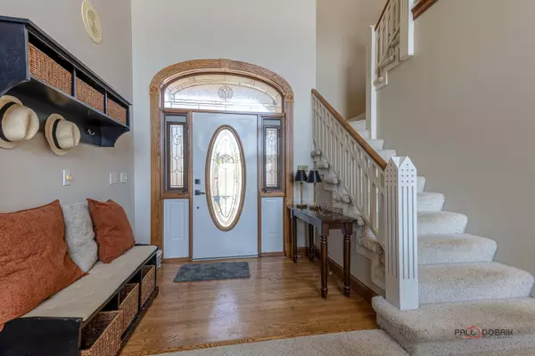 Mundelein, IL 60060,26665 N Oakdale LN