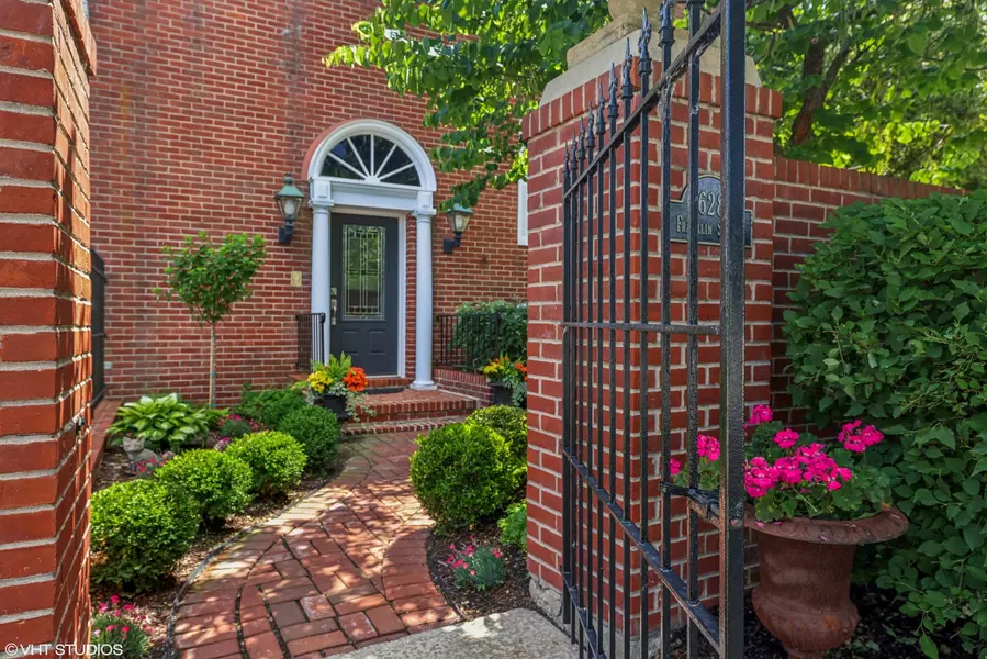 628 Franklin ST, Geneva, IL 60134