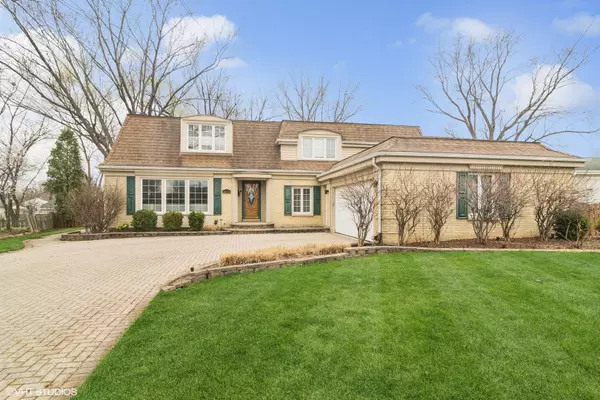 1014 W Haven DR, Arlington Heights, IL 60005