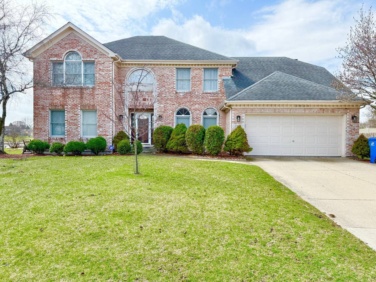 2825 Tory CT, Lisle, IL 60532