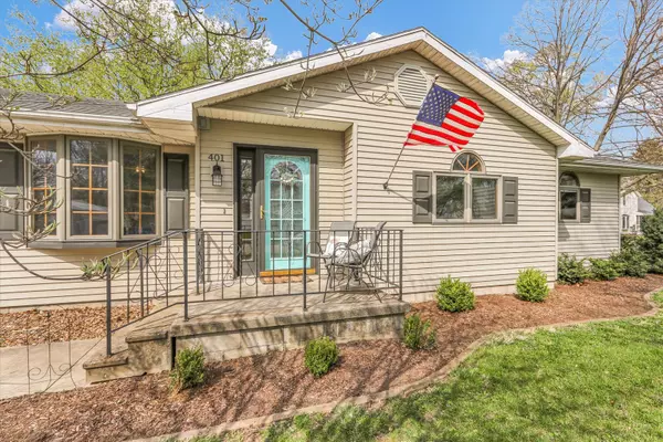 Ivesdale, IL 61851,401 Colburn ST