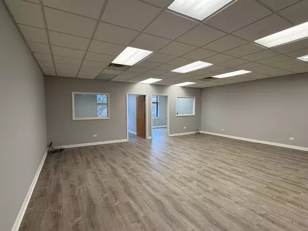 Oak Park, IL 60301,105 N Oak Park AVE #2C