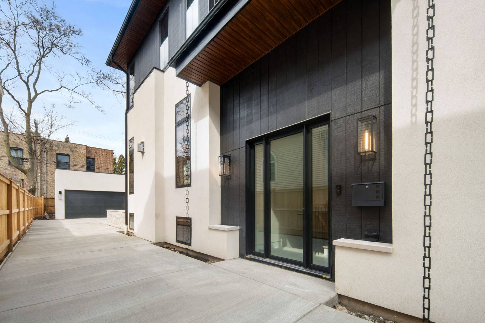 Chicago, IL 60641,3806 N Lowell AVE