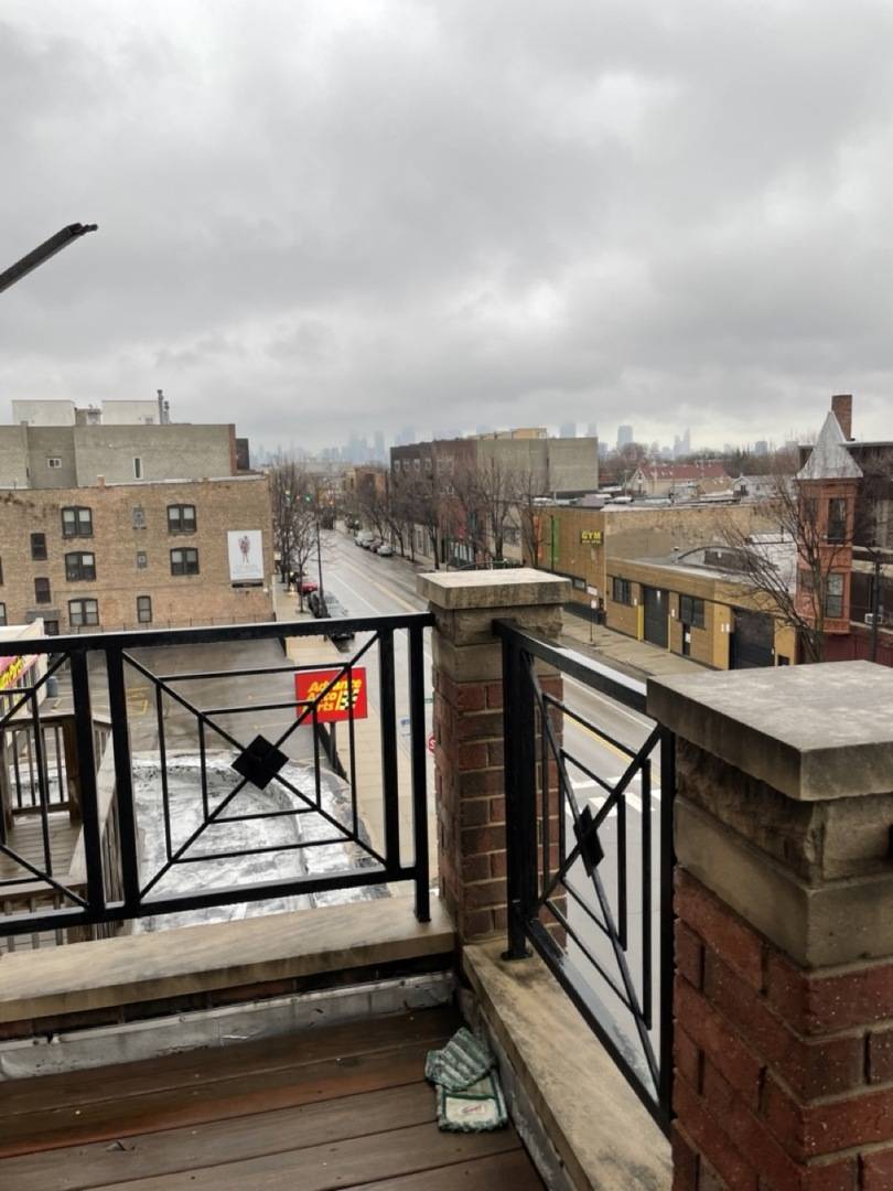 Chicago, IL 60622,2702 W Chicago AVE #4