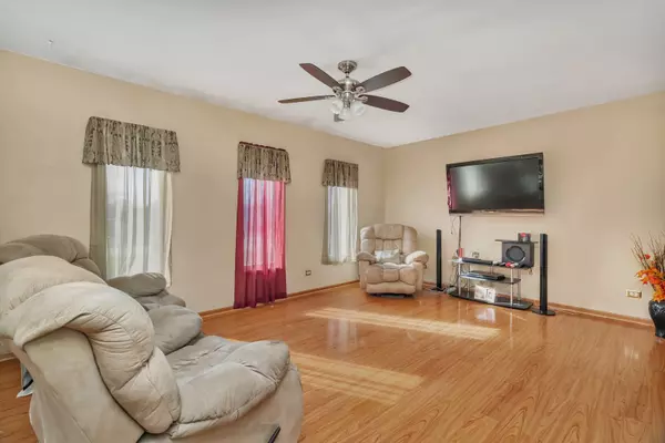 Orland Park, IL 60467,12337 Derby LN
