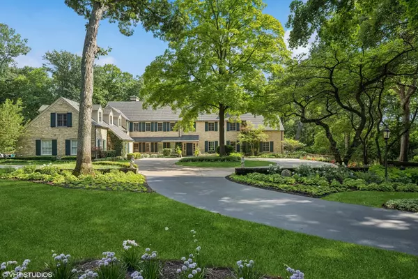 875 Country Club RD, St. Charles, IL 60174