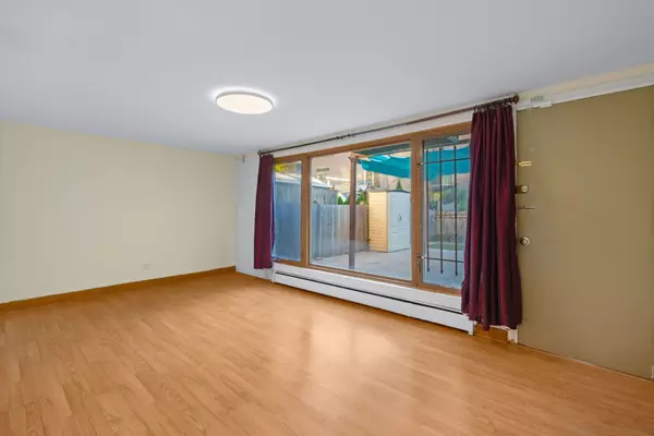 Chicago, IL 60637,1455 E 55th PL