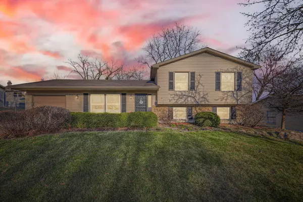 Lake Zurich, IL 60047,50 Meadowbrook LN