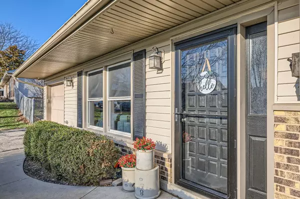 Lake Zurich, IL 60047,50 Meadowbrook LN